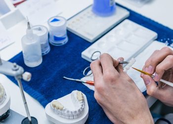 Choose Your Dental Laboratory Wisely for Better Practice