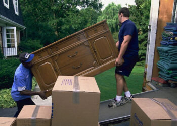 How to Choose the Right Furniture Moving Service